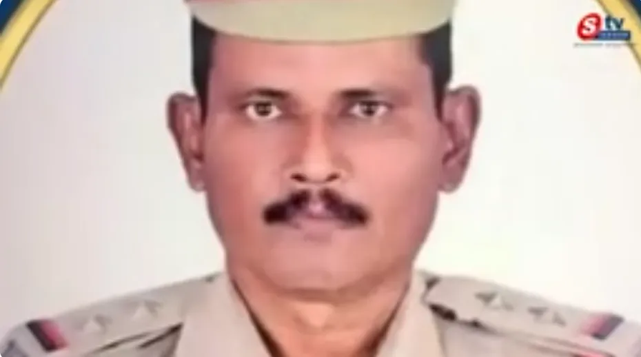 ట్యాంక్ బండ్ వద్ద హిట్ అండ్ రన్.. నిమజ్జనం డ్యూటీలో ఉన్న ఎస్ఐ మృతి Hyderabad Tank Bund | SI Venkanna